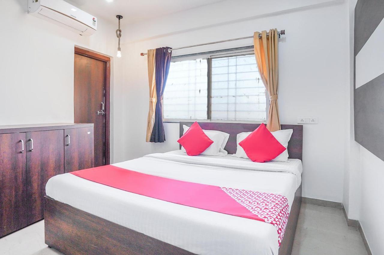 Oyo Flagship 70264 Hotel Vrindavan Mangvadi Exteriör bild