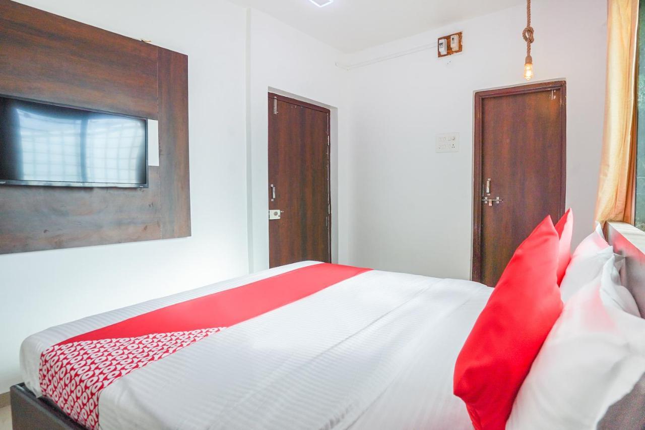 Oyo Flagship 70264 Hotel Vrindavan Mangvadi Exteriör bild