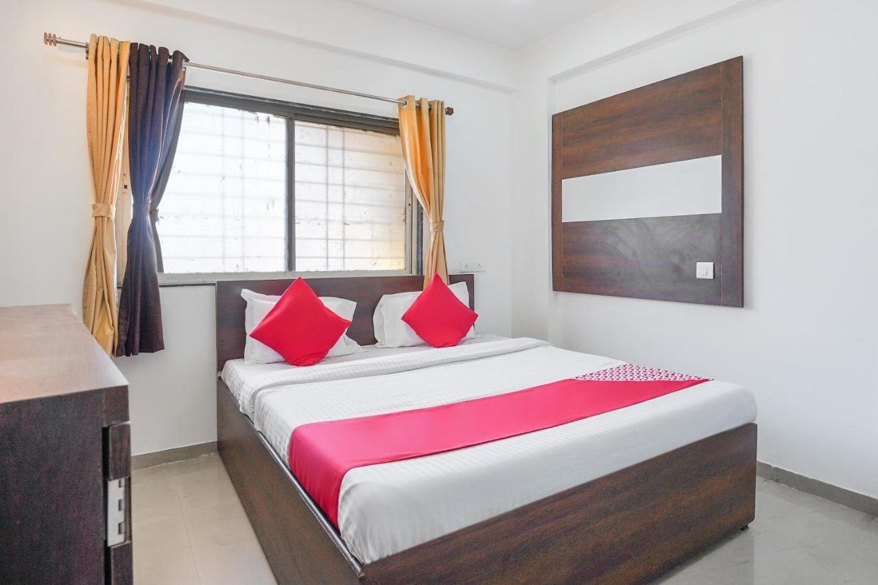 Oyo Flagship 70264 Hotel Vrindavan Mangvadi Exteriör bild