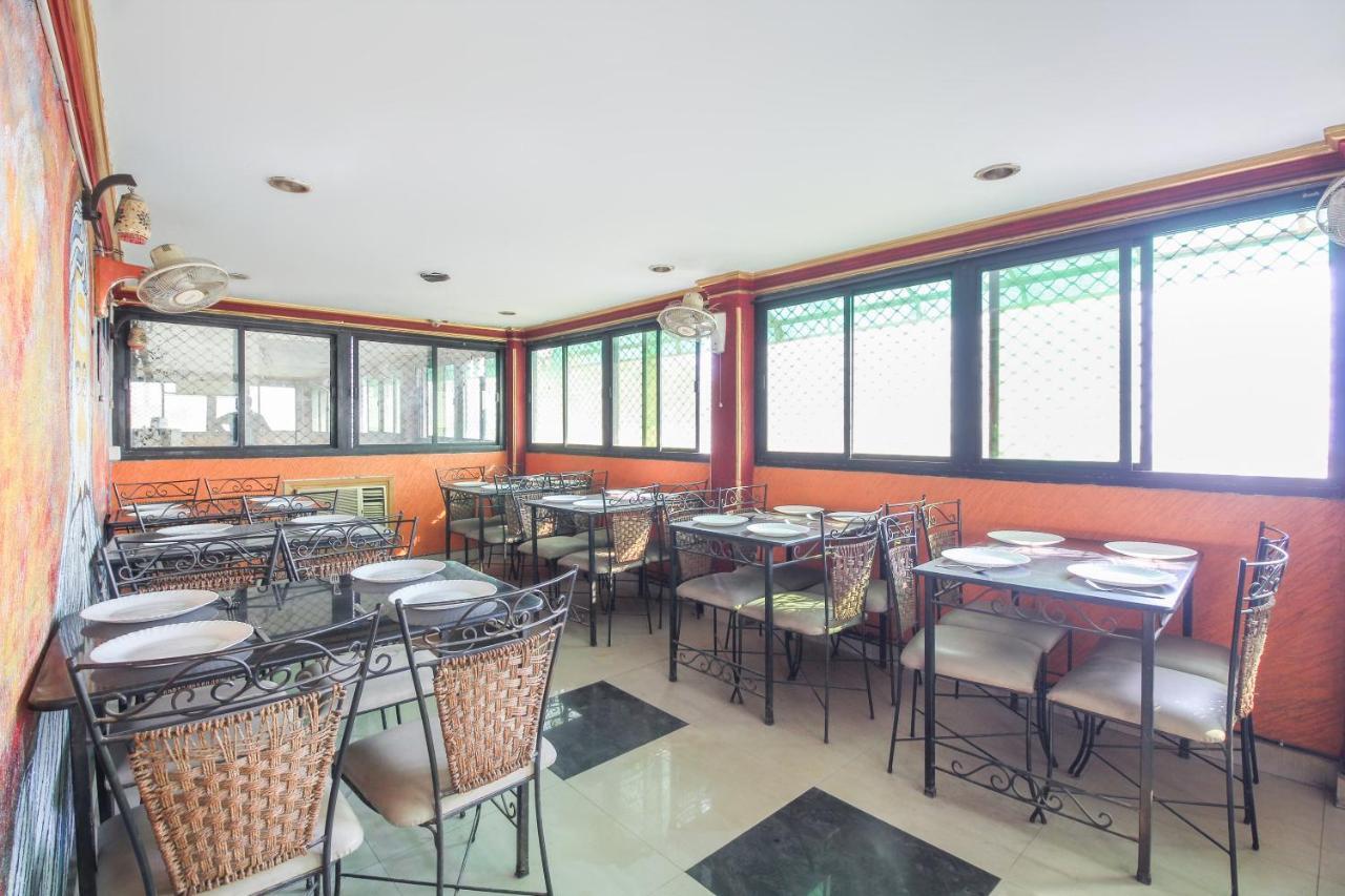 Oyo Flagship 70264 Hotel Vrindavan Mangvadi Exteriör bild