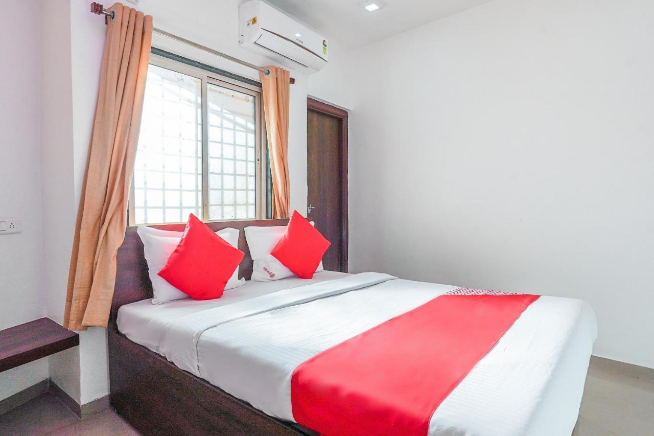 Oyo Flagship 70264 Hotel Vrindavan Mangvadi Exteriör bild