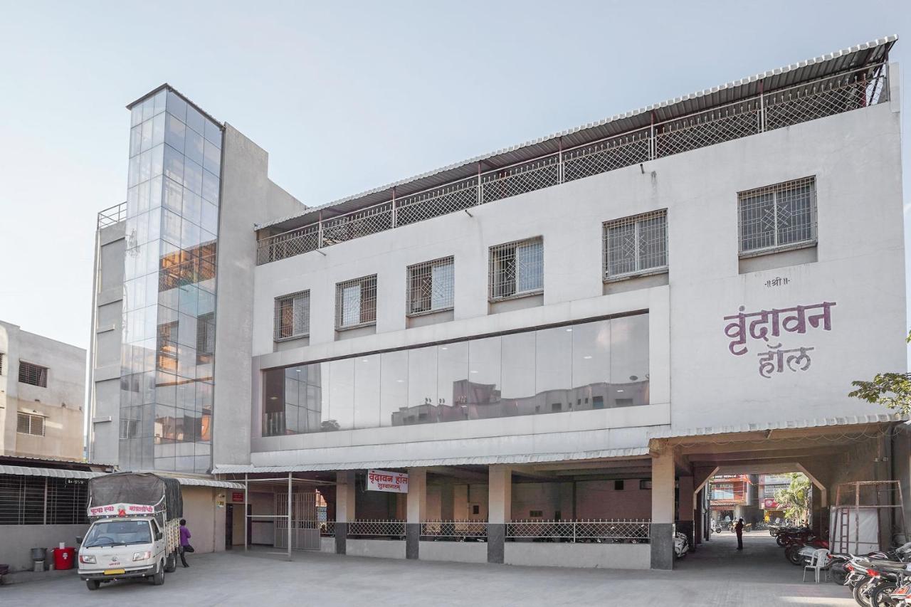 Oyo Flagship 70264 Hotel Vrindavan Mangvadi Exteriör bild